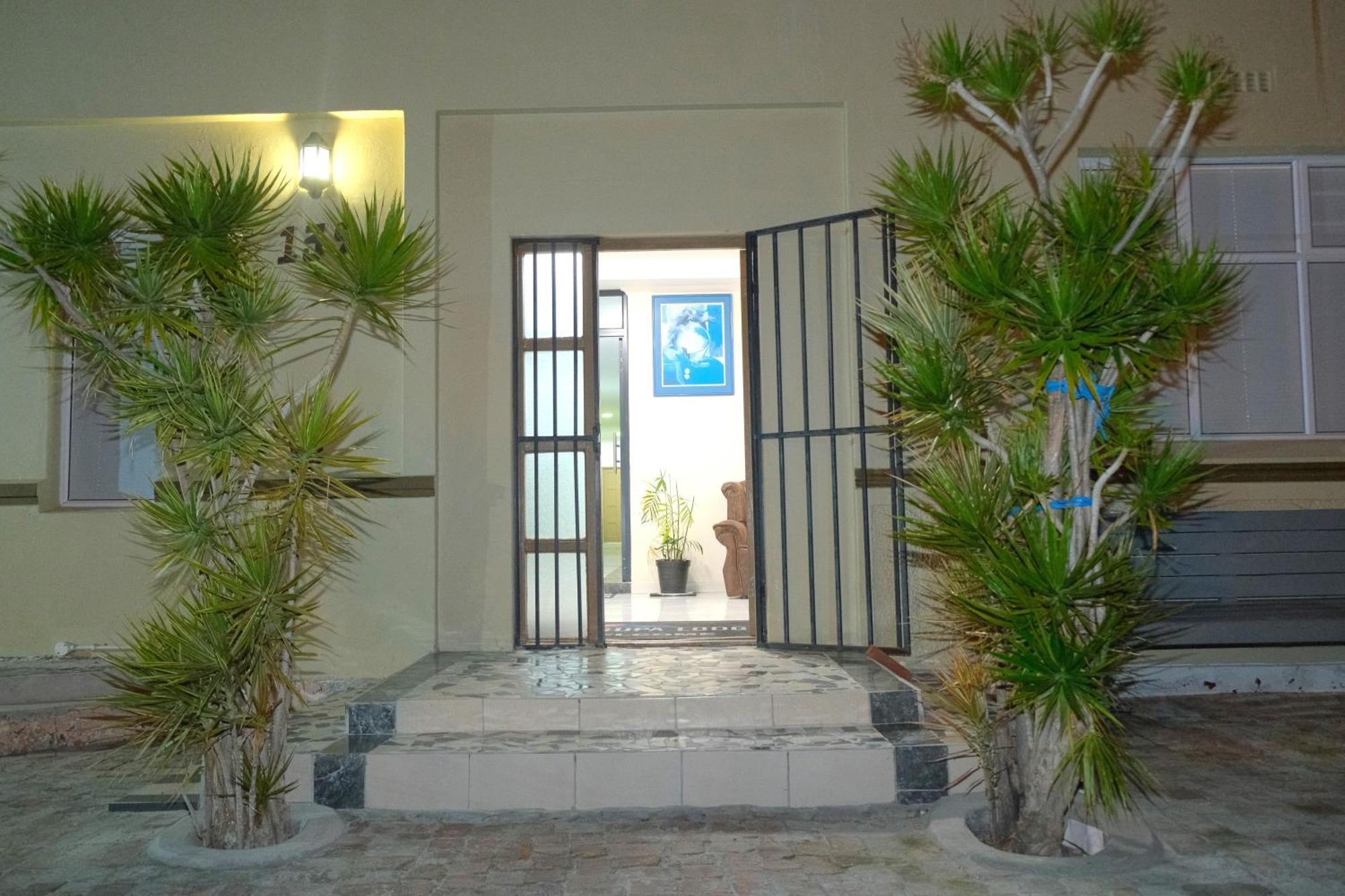 Supa Lodge Parow Esterno foto